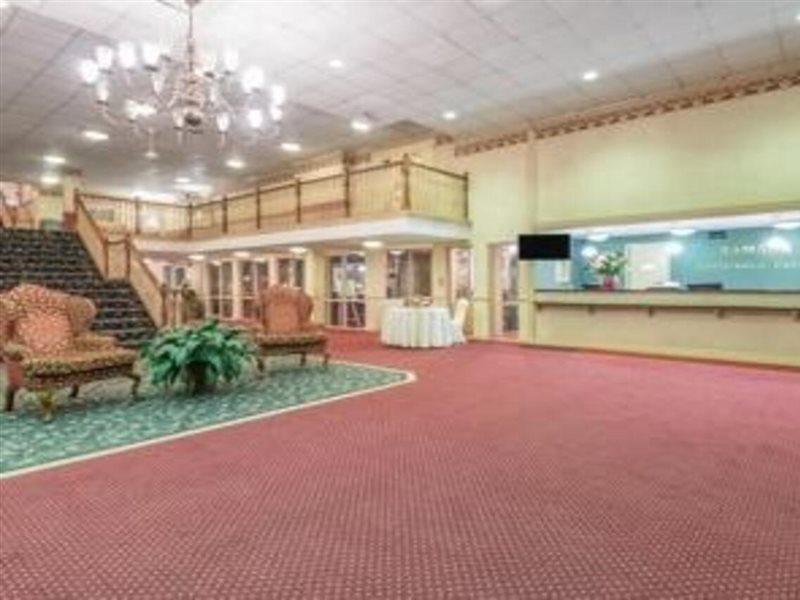 Hotel Ramada Conference Center Morgantown Exterior foto
